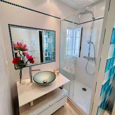 Maison Des Oliviers : Maison 5 Prs, 400m Plages 빌라 앙티브